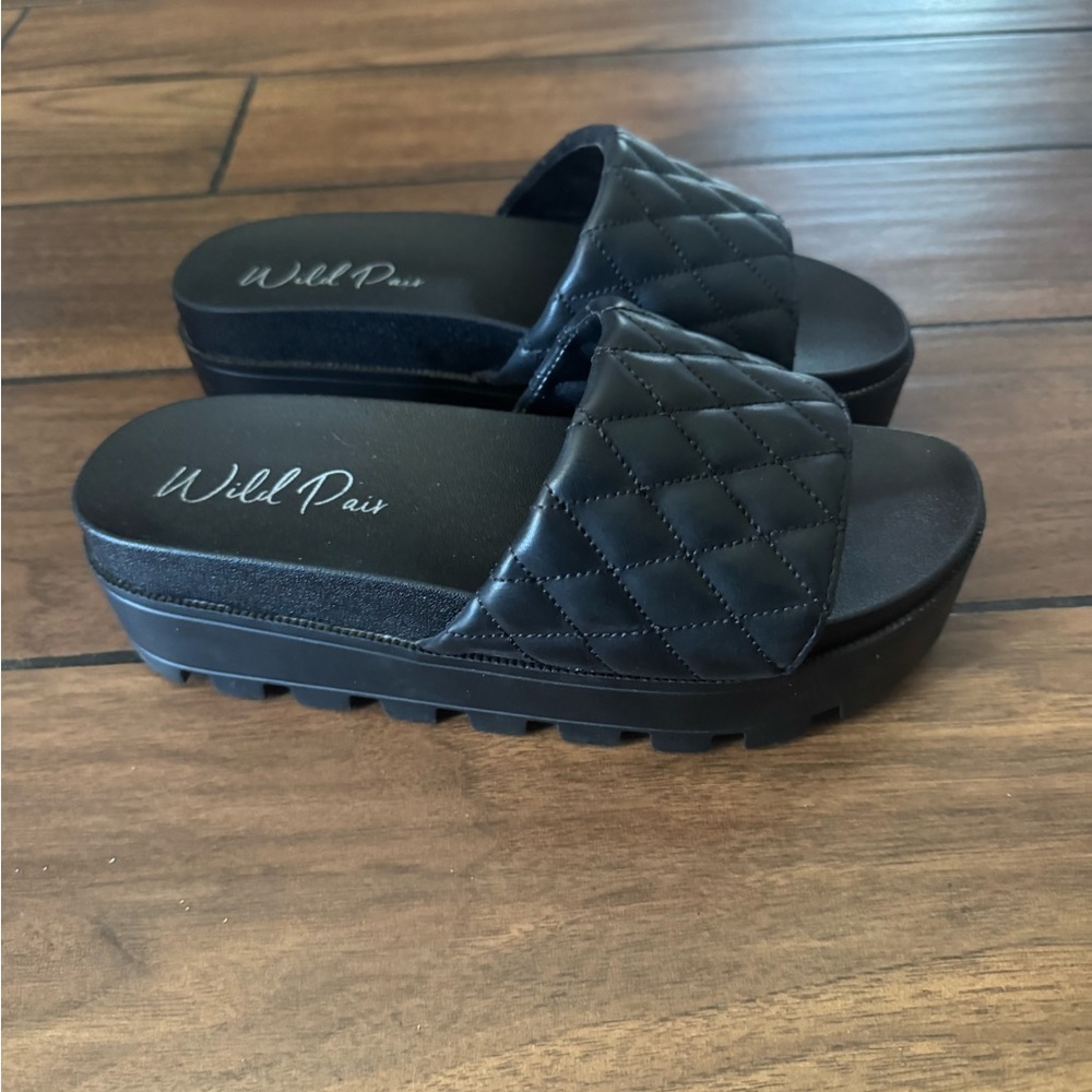 WILD PAIR Elevated Womens Platform Sandal Black size 8 - Picture 2 of 9